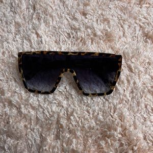 Animal Printed Oversize Flat Top Sunglasses